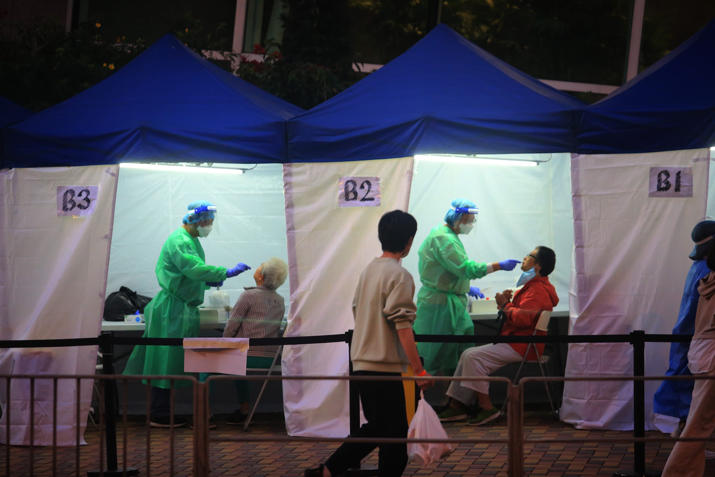 Where are all the people praising Hong Kong’s Covid response over Singapore? Post image