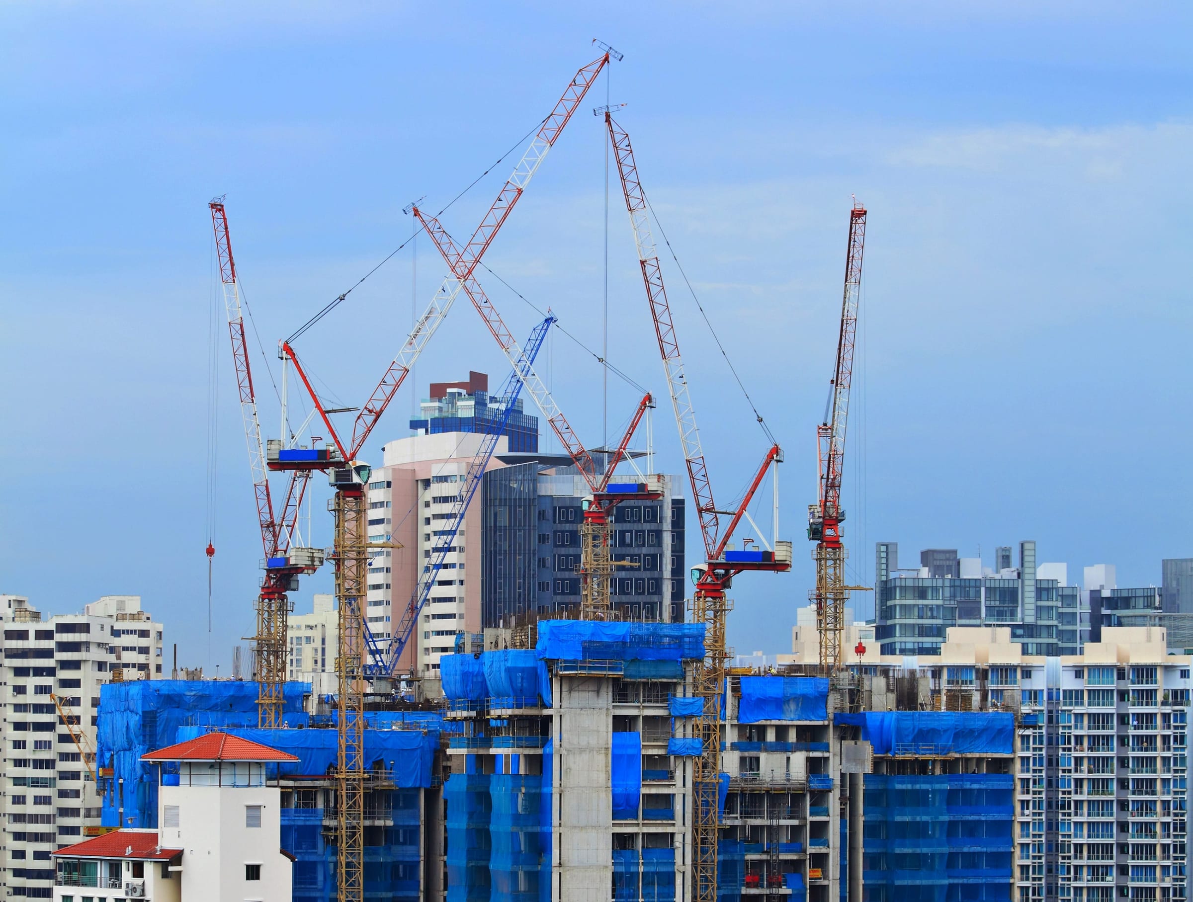 Demanding HDB to lower eligibility age for singles is unrealistic Post image